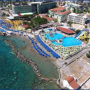 Eri Beach&Village Hotel